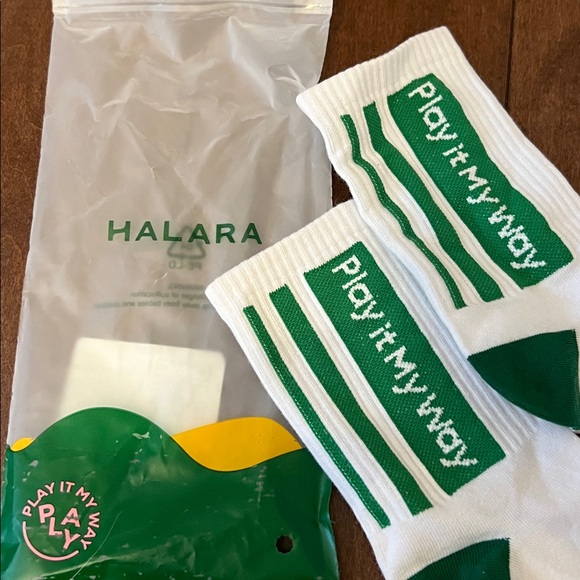 HALARA White and Green Athletic Socks NEW - Picture 2 of 3
